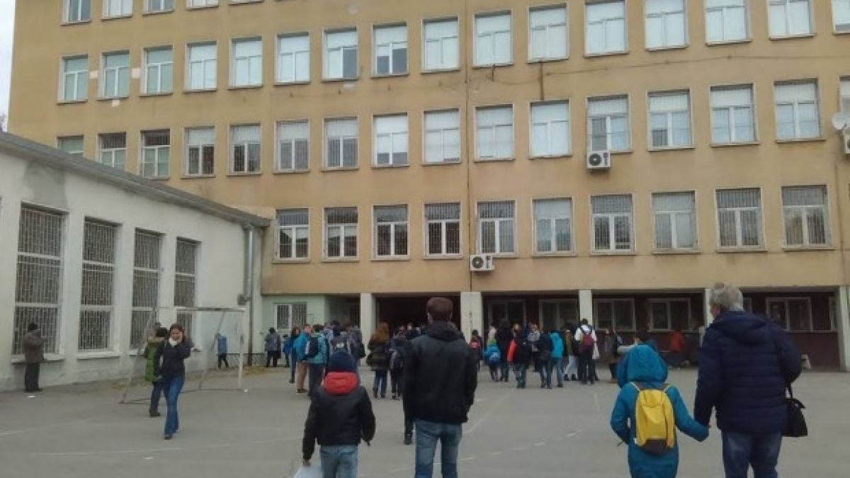 Драмите в СМГ нямат край! Елитното школо пак остана без директор