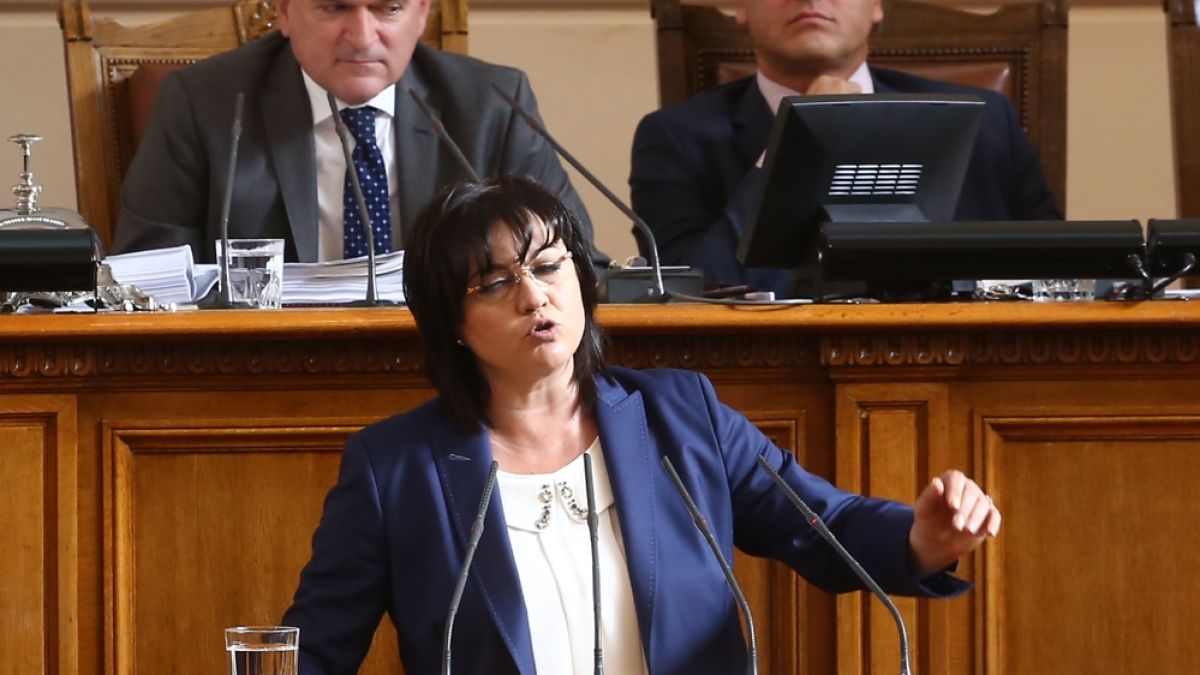 Нинова изригна от парламентарната трибуна: Бюджет 2018 е паралелният бюджет на паралелната държава