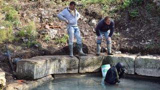Петко влезе в Мусинската пещера за съкровище с черна коса, но излезе с бели кичури и жена му припадна като го видя (СНИМКИ)