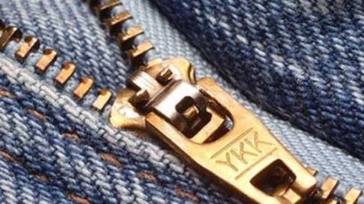 Внимателно погледнете ципа на дънките си! Шансът върху него да са изписани тези ТРИ букви е огромен