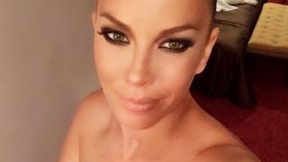 Емилия е по-щастлива от всякога! Новият й я заведе в Дубай