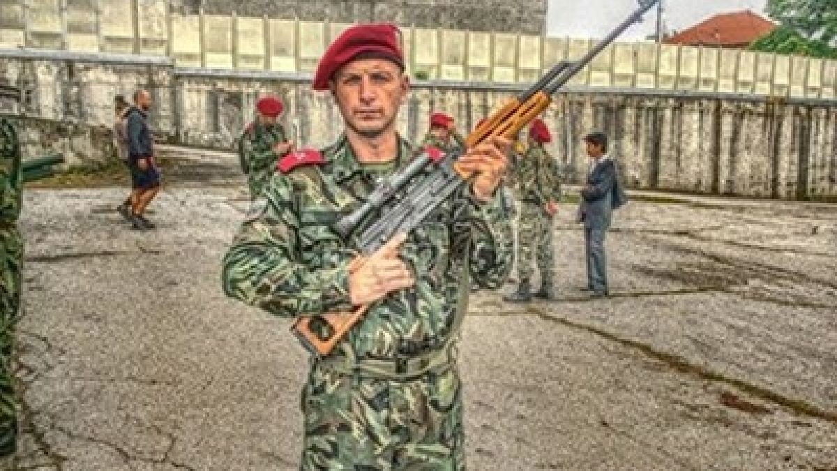 Траур в благоевградската казарма! Близки, приятели и колеги се прощават с нелепо загиналия редник Тошев