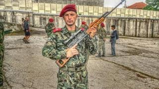 Траур в благоевградската казарма! Близки, приятели и колеги се прощават с нелепо загиналия редник Тошев