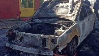 Първа версия за пламналия "Ягуар" на адвоката на Баневи, ето какво остана от колата (СНИМКИ)
