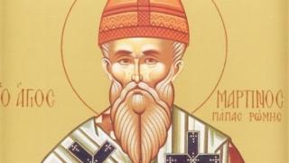 Черпят 9 прекрасни имена, почитаме милостив светец, чиито мощи и днес вършат чудеса
