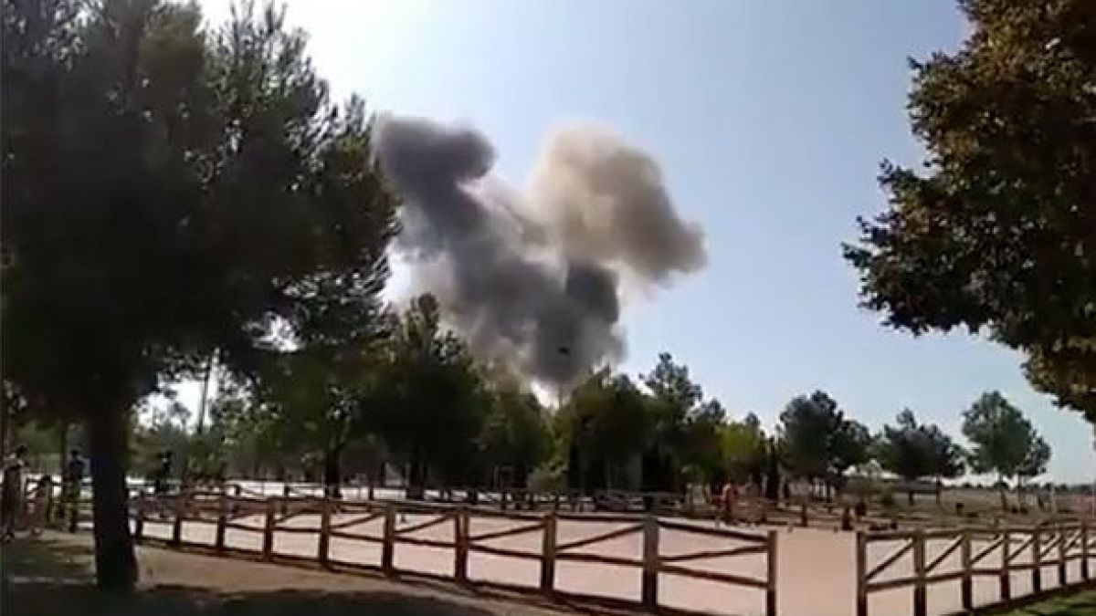 Изтребител се разби в Испания след военен парад  (СНИМКИ/ВИДЕО)