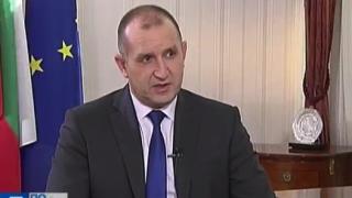 Румен Радев с горещ коментар за случващото се в държавата: Играеш докато те хванат и къташ парички