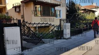 Произвол в Петрич! Служител на ДАНС  тараши къщата на чичо си (СНИМКИ/ВИДЕО)