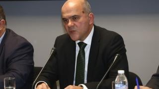 Бисер Петков не е съгласен да не се плащат първите 3 дни от болничните