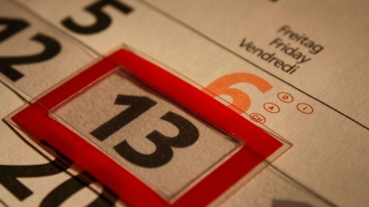 Тези видни български политици са родени на фаталната дата 13-и