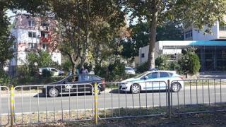 Екшън без край! Патрулка с включени сирени подгони учебна кола, а после... 