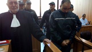 Първо в БЛИЦ! Корумпираният полицейски шеф в Пловдив закован с видеозапис как взима подкуп пред районното 