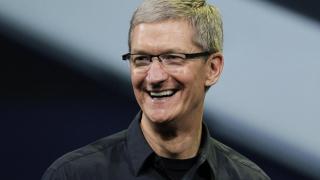 Шефът на Apple съветва да не се учи английски, по-важно е да се знаят....