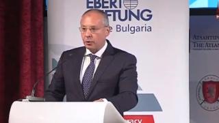 Станишев: Належащо е да формираме час по-скоро българска национална позиция за отбраната и сигурността на Европа 