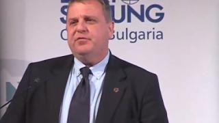 Каракачанов: Ние изоставаме много в отбраната!