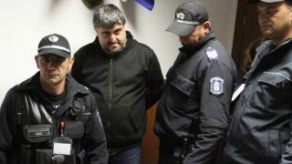 Измамникът Спас уреждал срещи на политици с протестъри