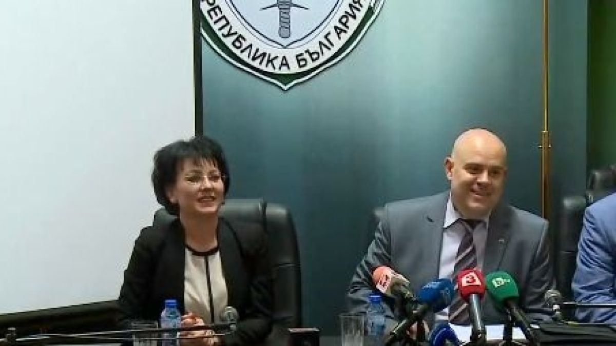 Извънредно! Прокуратурата с горещи разкрития за спецакцията, разтърсила Бургас! Арести имало и в други три града, но те били заради...