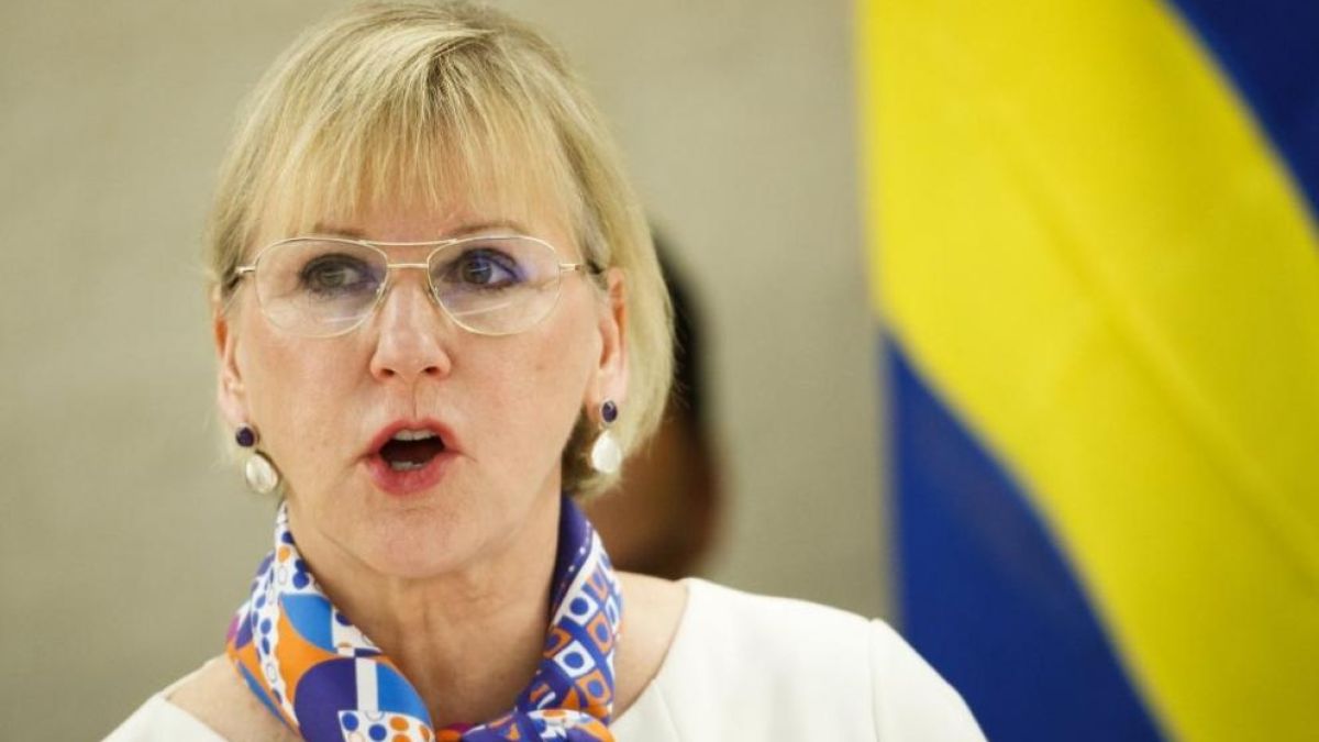 Шведска министърка шокира с признание, че е била обект на сексуален тормоз
