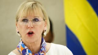 Шведска министърка шокира с признание, че е била обект на сексуален тормоз