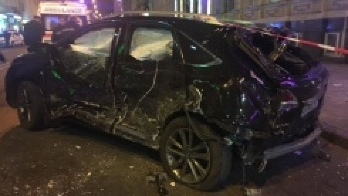 Извънредно в БЛИЦ! Ужас в Харков! Джип "Лексус" се вряза в тълпа - трупове лежат по тротоара (ВИДЕО/СНИМКИ 18+)