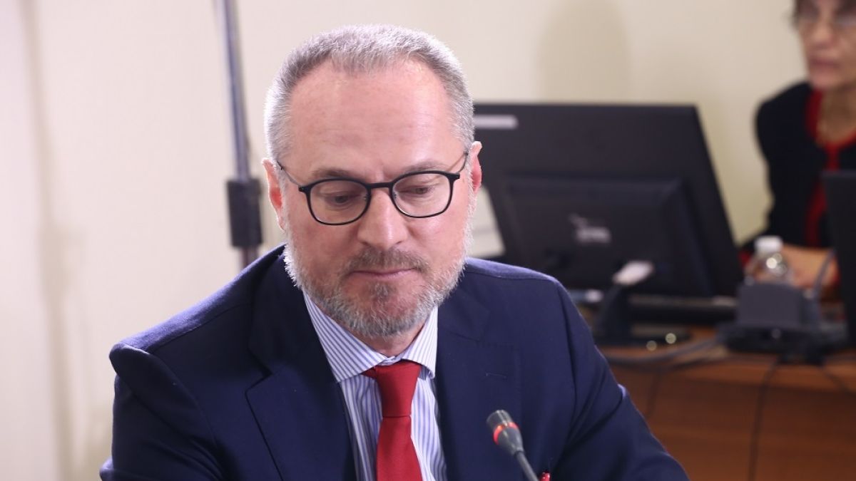 Лозан Панов не спази антикорупционния закон, но... няма да бъде санкциониран
