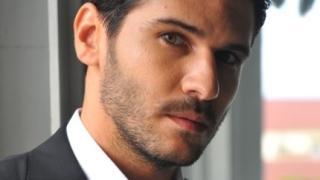 Супер пикантерии за интимния живот на секси турския актьор Толгахан! Сменя жените като носни кърпички, но...