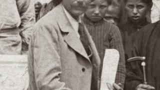 Спомени от соца: Как един италиански архитект оформи визията на Бургас (СНИМКИ)