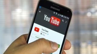 Как да гледате на телефона ви видеа от YouTube във фонов режим