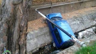 Баничарка цопна в Стара река след зрелищна среднощна каскада в Ботевград (СНИМКИ)