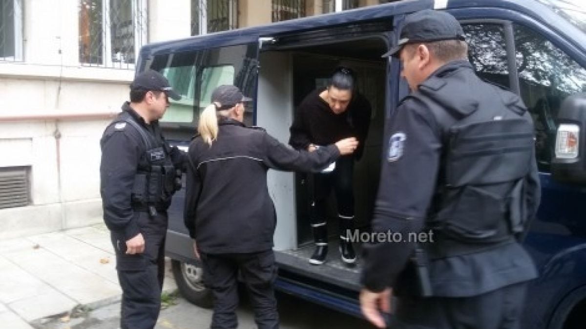 Анита Мейзер искала да изнесе трупа на мъжа си Николай, за да освободи духа му