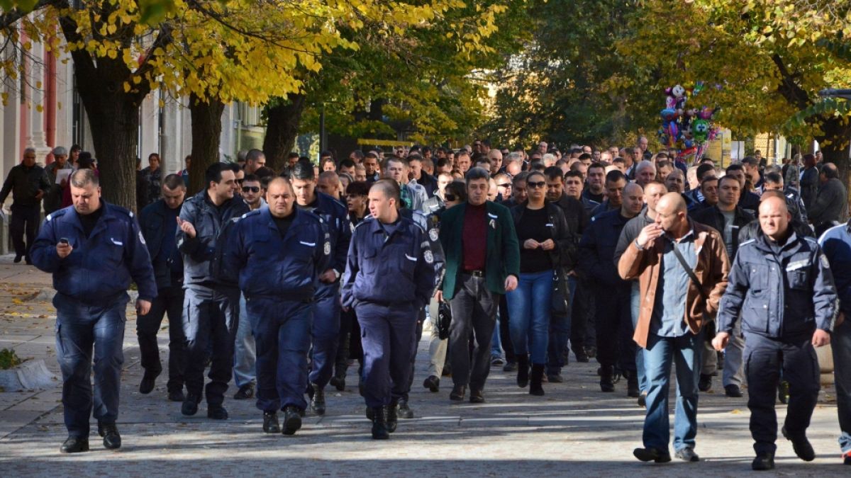 Важни преговори днес! Синдикати и МВР-шефове ще нищят заплати