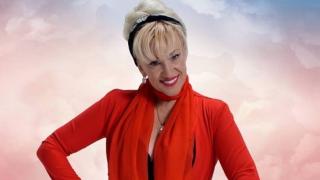Сашка Васева заприлича на вещерка във "ВИП Брадър", прави отвари със зеле, восък и найлон!