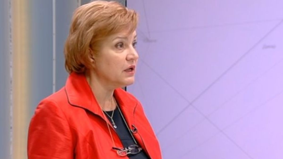 Менда Стоянова за бюджет 2018: Ако не слагаме луканка, ще сложим обилно пармезан (СНИМКИ)