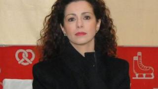 Елена Петрова не прилича на себе си! Фаталната красавица е станала кожа и кости