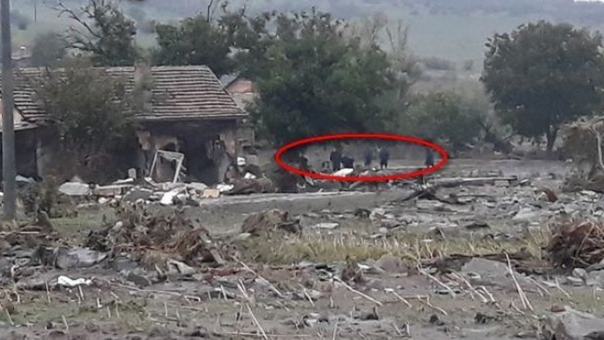 Водолази, планински спасители и кучета се включват в издирването на изчезналата след потопа Стоянка 