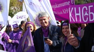 БЛИЦ TV: КНСБ към бизнеса: Поне с 10% вдигнете заплатите от 1 януари (СНИМКИ)