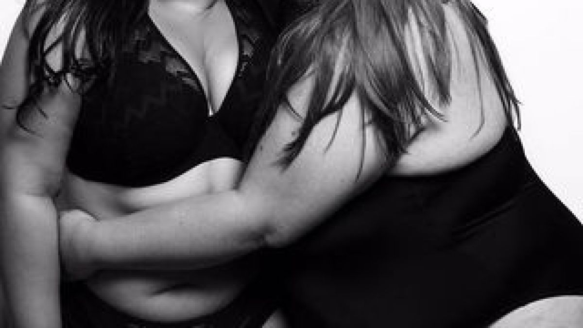 Защо Plus-size модели накараха фотограф да ги направи слаби?	Разликата е поразителна...
