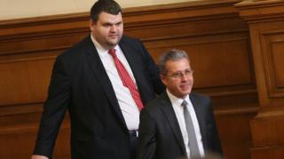 Поправката „Пеевски“ започна да сваля маски, псевдовложители в КТБ бранят вторичния грабеж