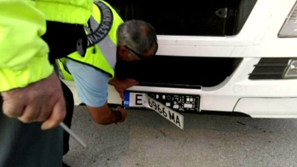 Българските шофьори в чужбина: Пияни, дрогирани или без...  