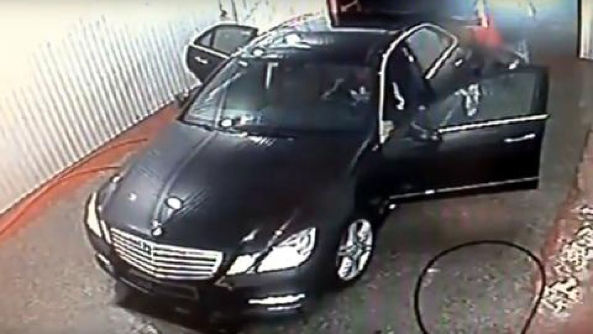 Не оставяйте колата си на автомивка без надзор (ВИДЕО)