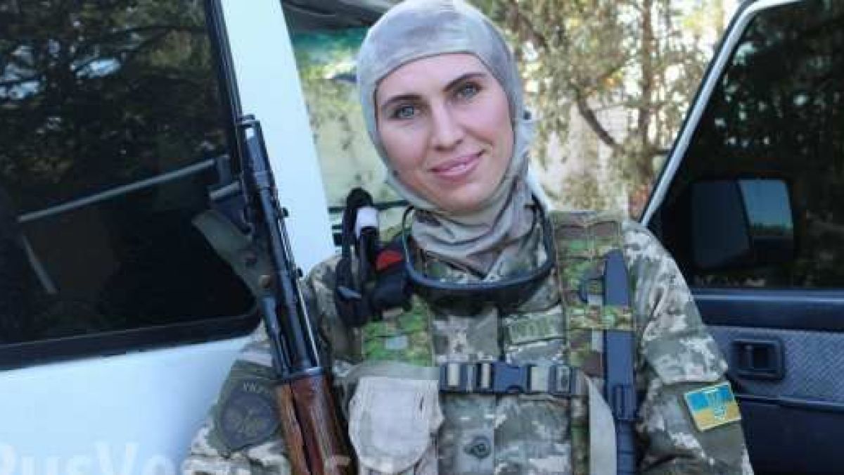Мълния! Възмездието не закъсня: Край Киев е застреляна в главата известна украинска снайперистка, представяща се за чеченка (СНИМКИ)
