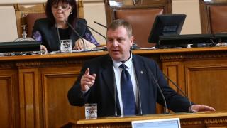 Каракачанов със силни думи за подалия оставка здравен министър и изтребителите МиГ-29