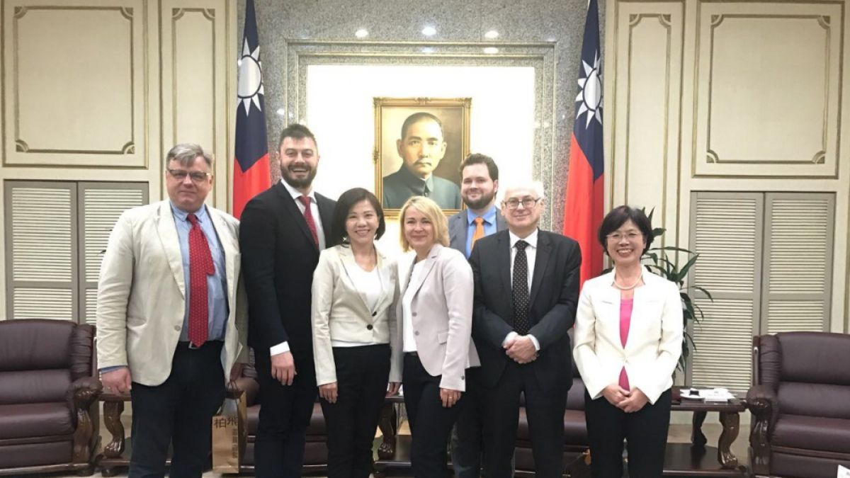 Бареков на официална среща с председателя на Парламента на Китай (СНИМКИ) 