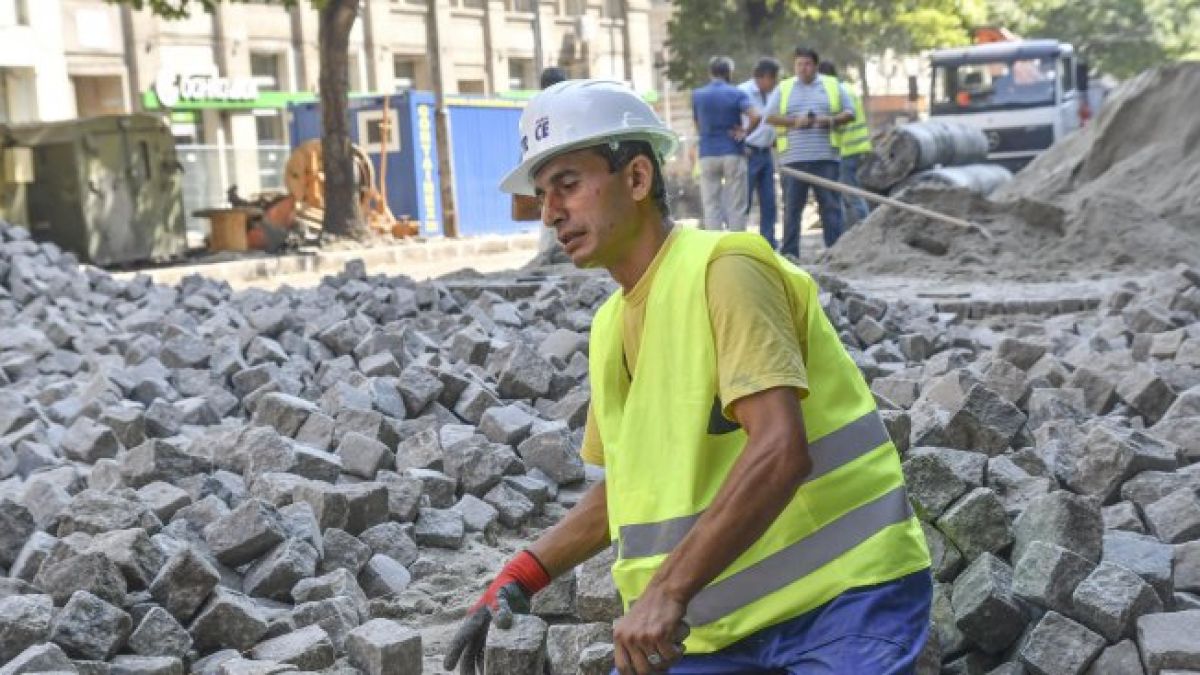 Ремонтират ремонтирания преди два месеца бул. "Дондуков"