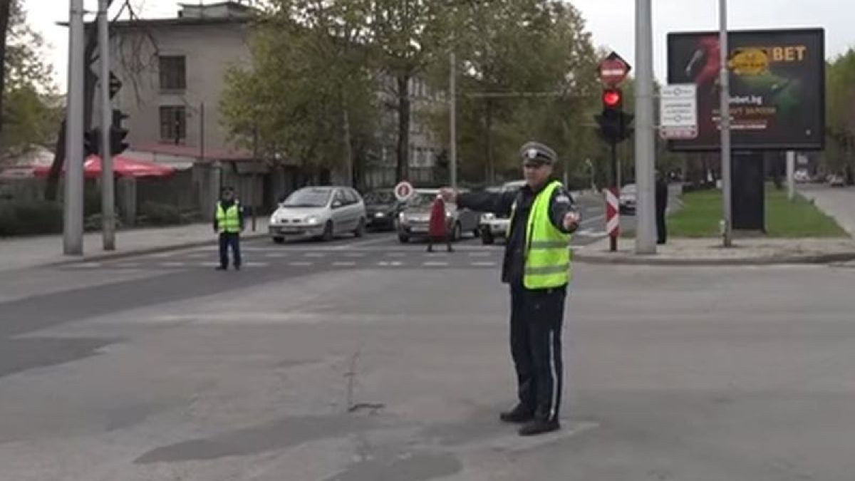 Скандално ВИДЕО! Катаджия псува грозно пътници след катастрофа: Ша ти прасна една палка и...