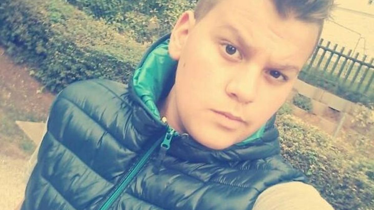 Първо в БЛИЦ! Синът на Деси Слава порасна и стана сексапилен мъж, няма да повярвате в какъв левент се е превърнал (СНИМКА)