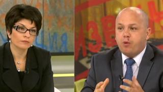 Десислава Атанасова и Александър Симов се хванаха за гушите заради дебилите и спасяването на евреите