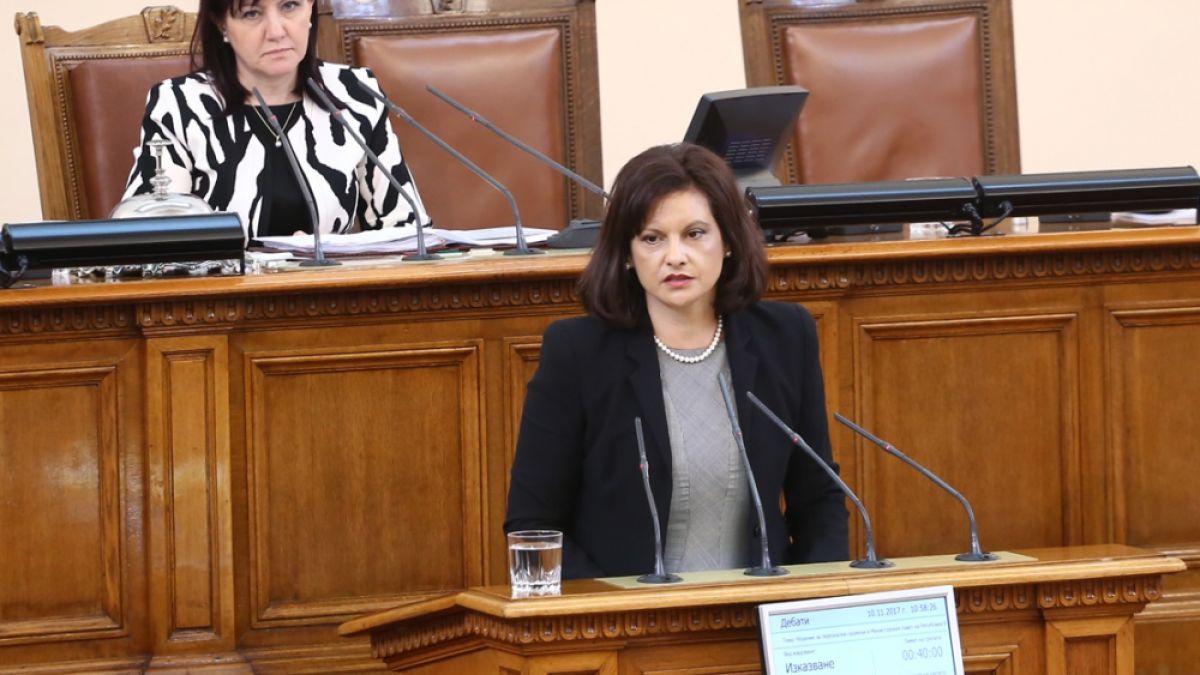 Дариткова съзря спекулация и отсече: Над 1500 вида лекарства ще се изплащат от Касата