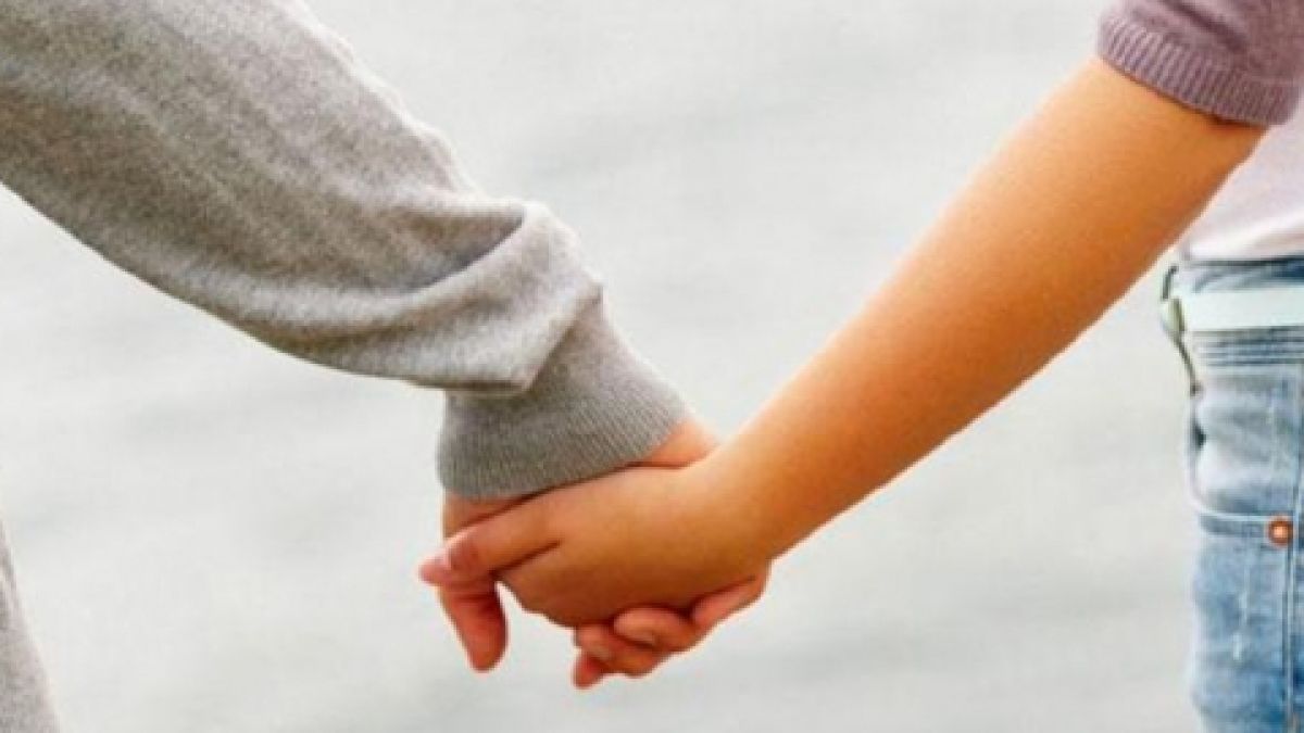 Непълнолетен Ромео наду корема на 15-годишната си Жулиета и я заведе в родния си дом, но... 