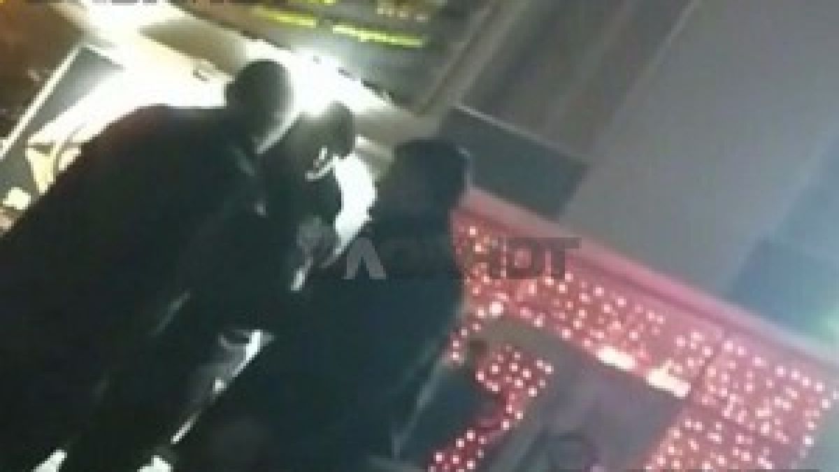 Руски полицаи се забавляваха като за последно в стриптийз клуб, но когато дойде време за плащане, стана страшно (ВИДЕО)
